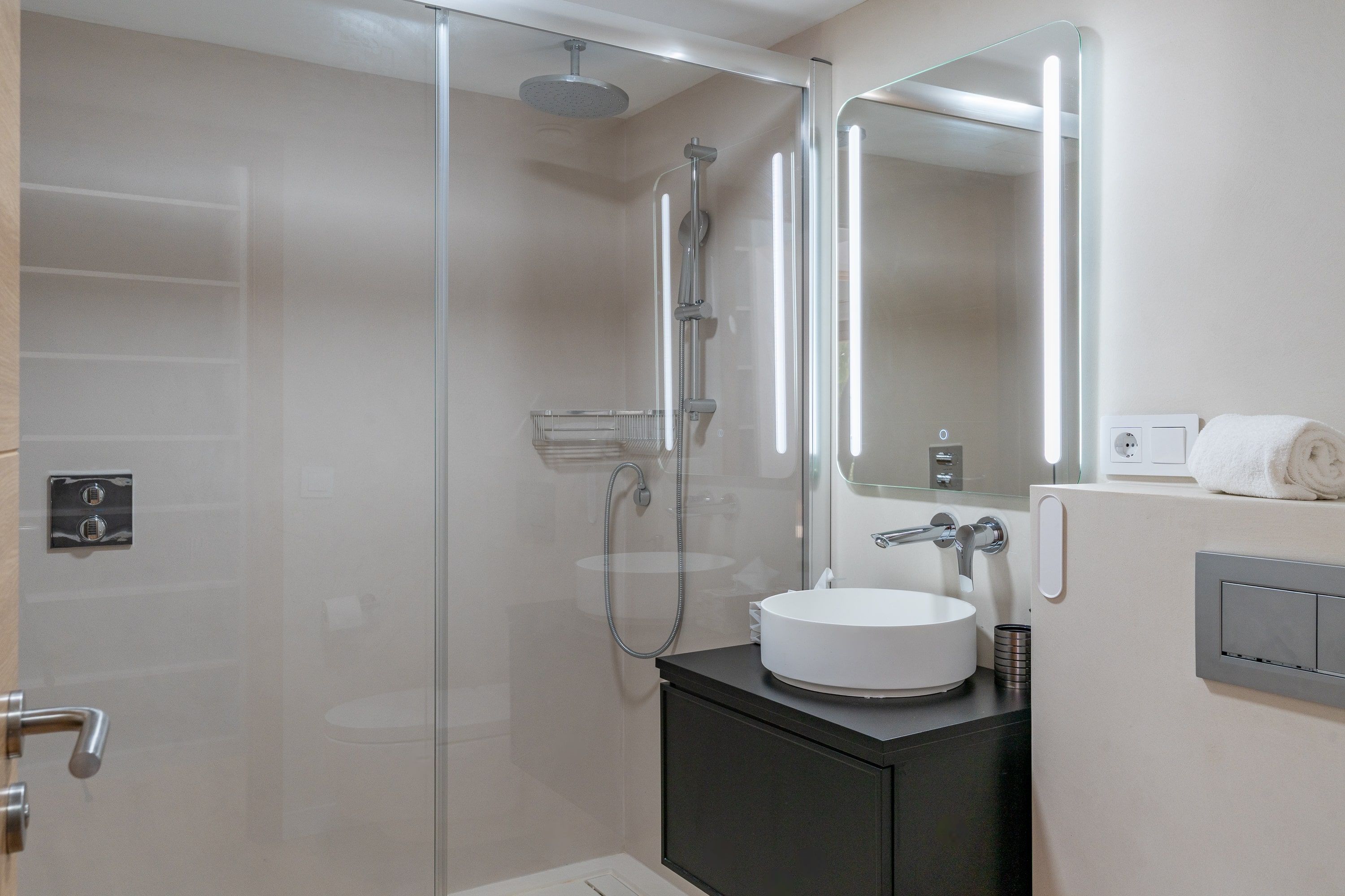 Habitació 02 Baño.jpg