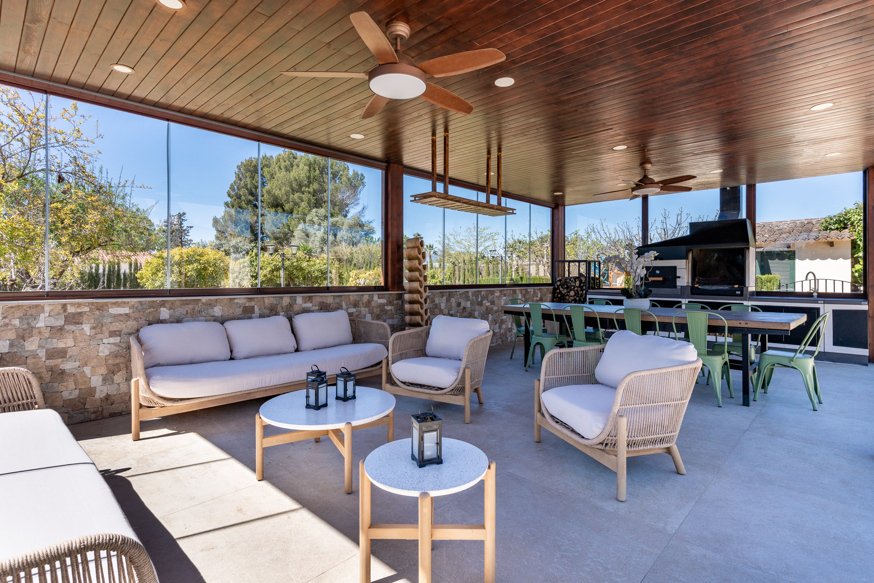 Zona Barbacoa 01.jpg