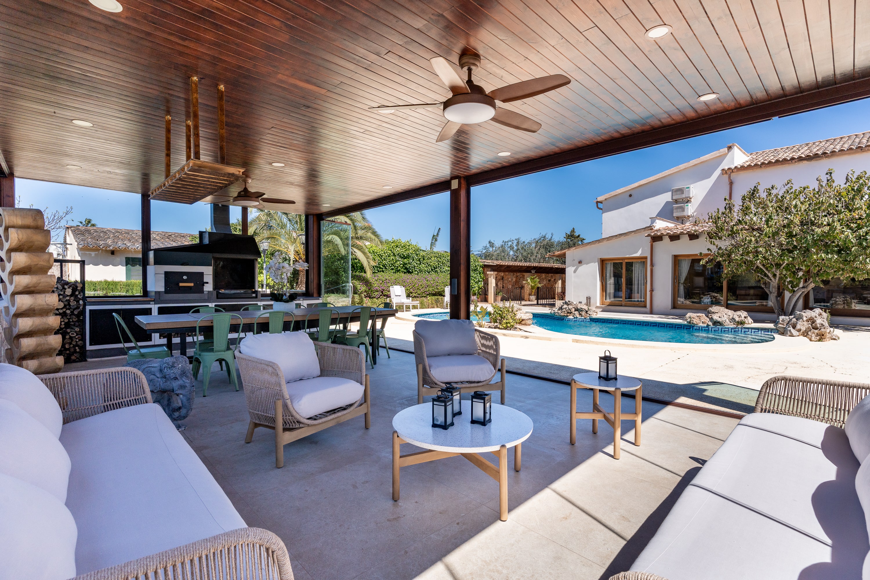 Zona Barbacoa 02.jpg